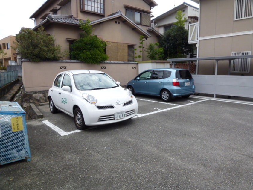 駐車場 コ－ポ鼓滝Ａ棟Ｂ棟