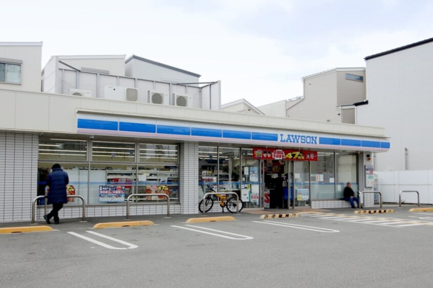 ローソン豊中豊南町西五丁目店(コンビニ)まで375m リアコート豊中ⅡNORTH