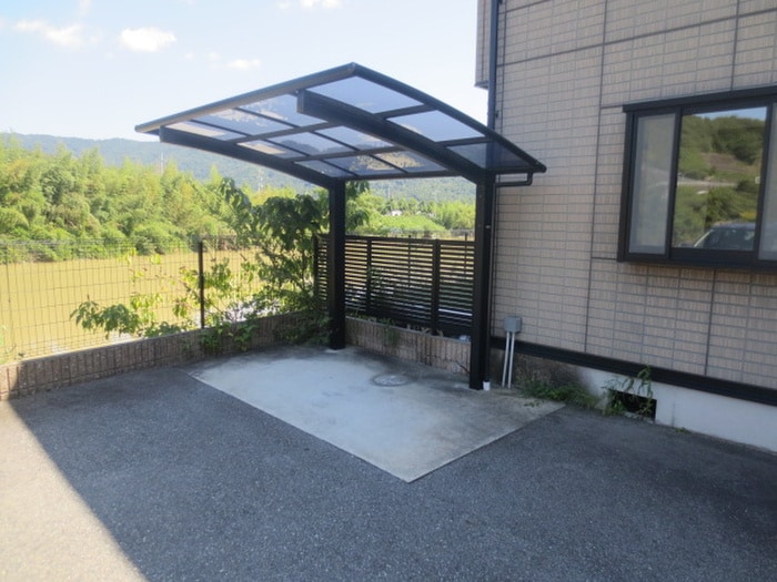 駐輪場 ルミエール鶯の森