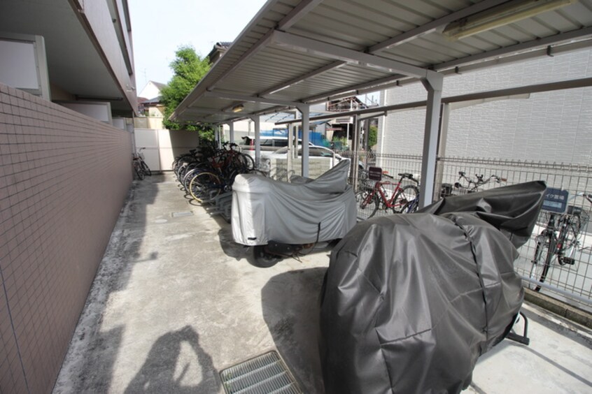 駐輪場 フル・ブルーム