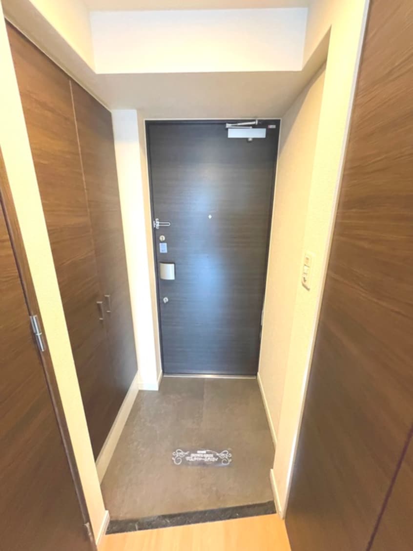 玄関 ｸﾞﾗﾝｶﾘﾃ新大阪WEST(803)