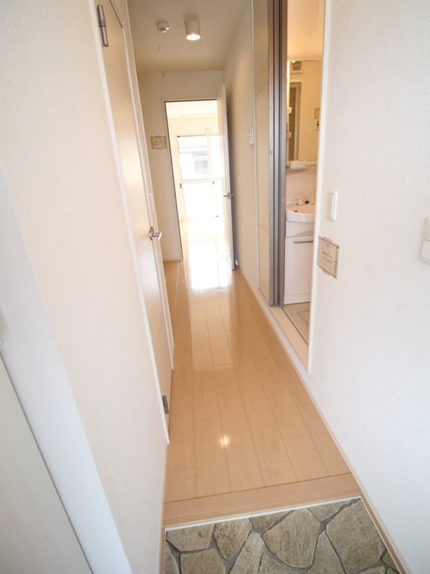 玄関 モナリエ大江