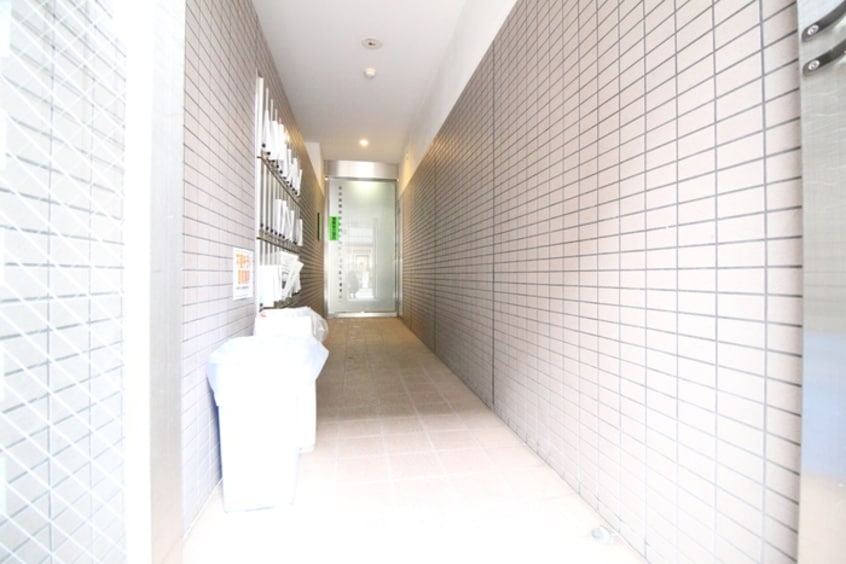 エントランス部分 ジュネス三京