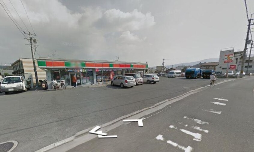 コンビニ(コンビニ)まで110m エスト