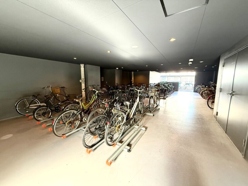 駐輪場 S-RESIDENCE福島Alovita