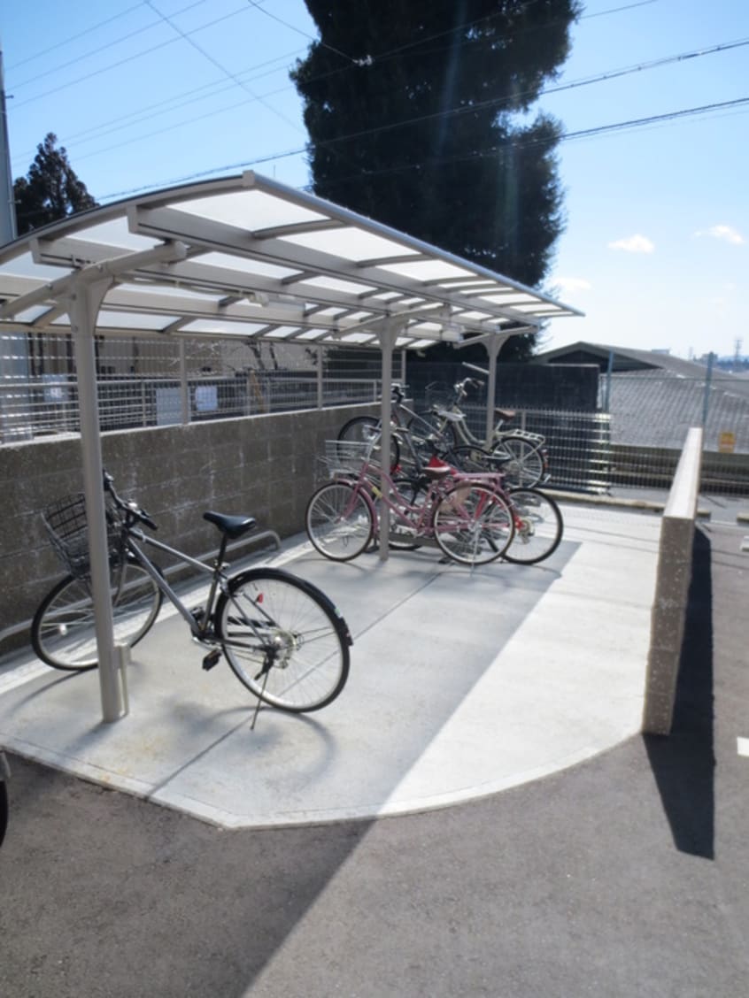 駐輪場 エスロゼット