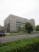 中央図書館(図書館)まで650m WING TERRACE MINAMIHORIE