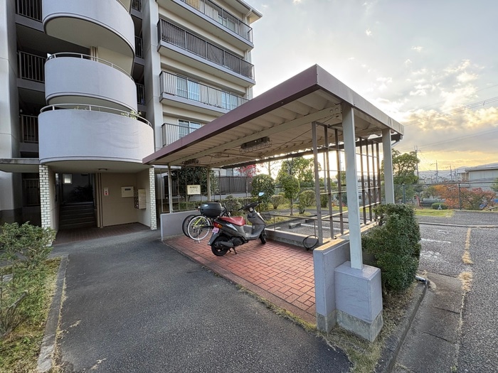 駐輪場 ビューハイツ伏尾台5号棟（102）