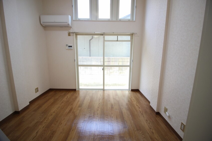 居室 サンパレス２１鳳
