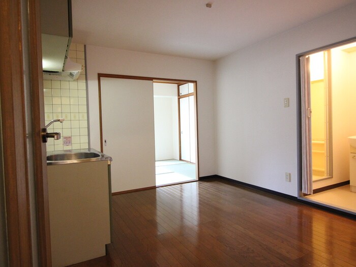 居室 カーサナカオ