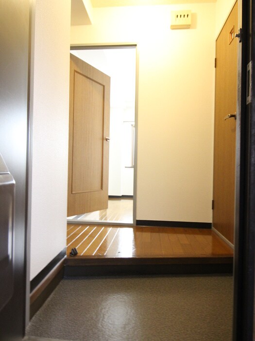 玄関 カーサナカオ