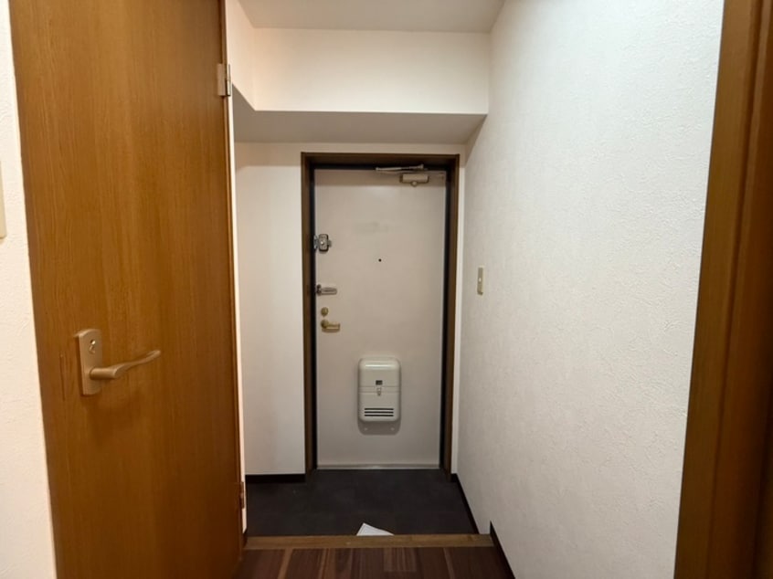 玄関 EAST　AS　ONE