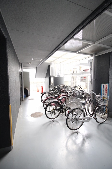 駐輪場 サンクリエイト江坂