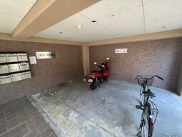 バイク置き場
