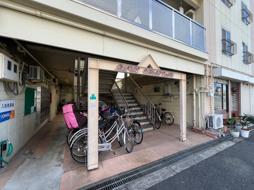 駐輪場 ブル－シャト－