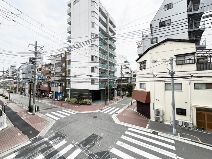 室内からの展望 ﾌﾞﾗﾝ弁天町駅前