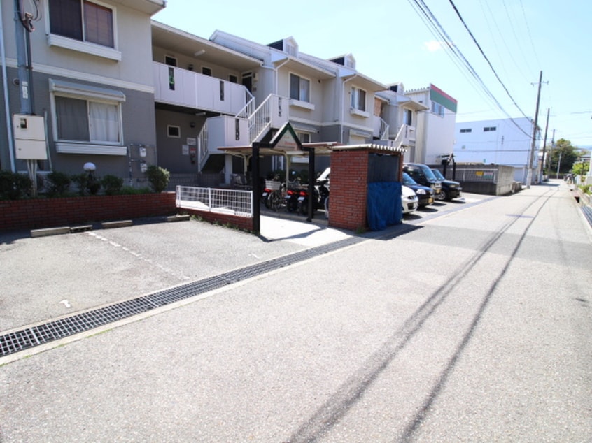 駐車場 サン・ドミ－ル