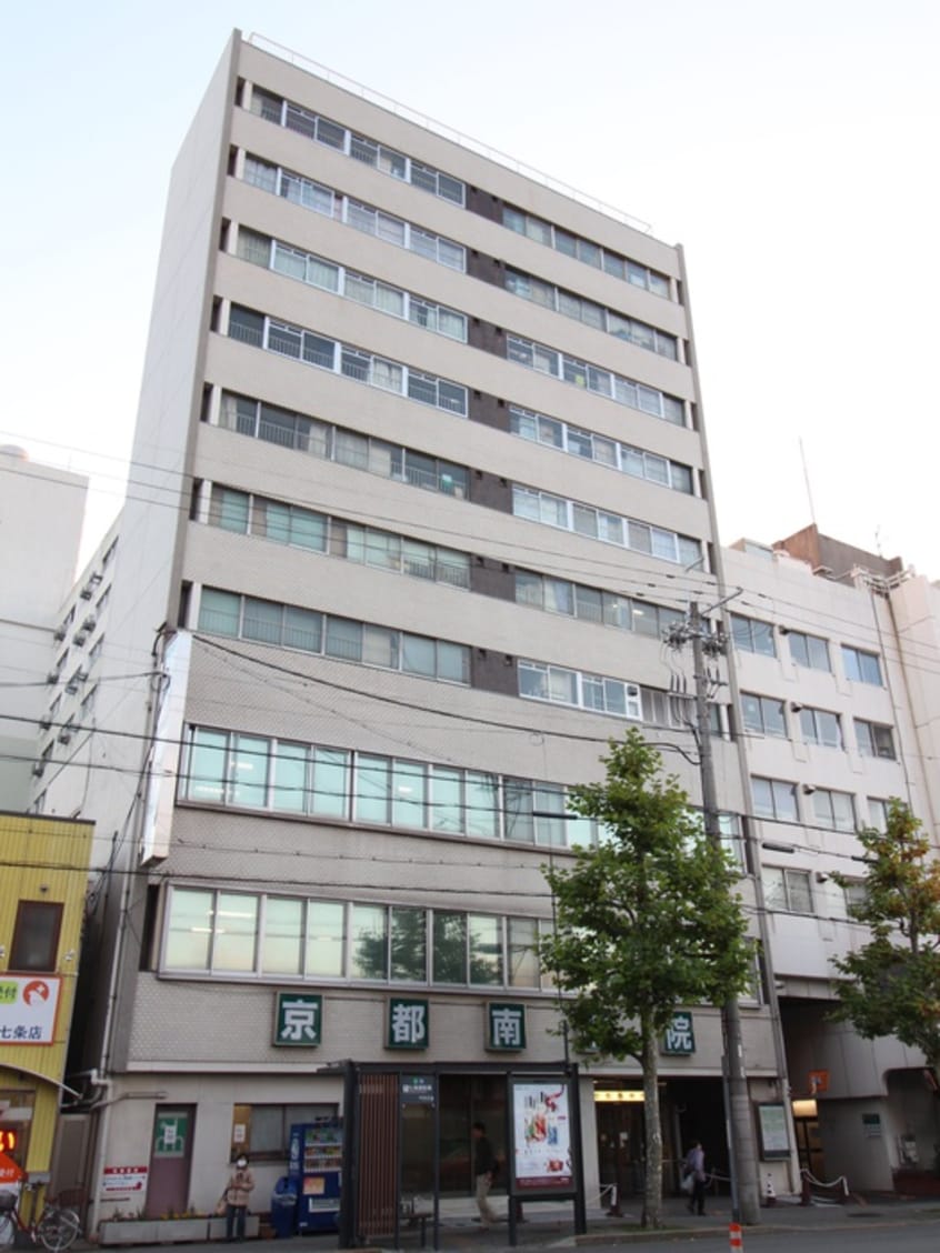 京都南病院(病院)まで900m カスタリア京都西大路