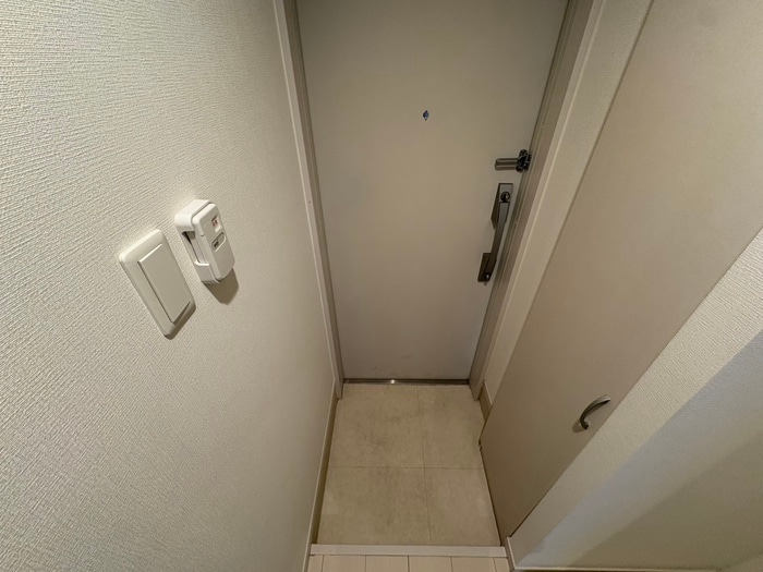 玄関 リブリ・芦原通