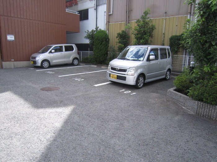 駐車場 フラワーパレス