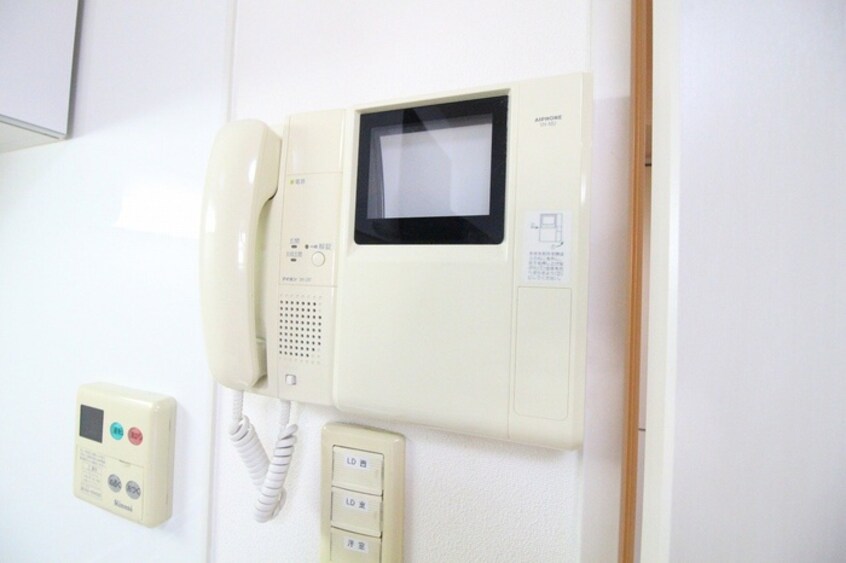 内観写真 アネシスコ－ト門口