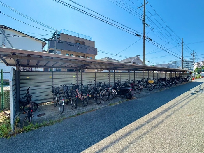 駐輪場 ビレッジハウス草部1号棟