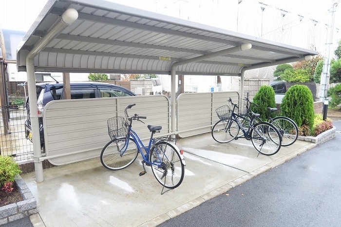 駐輪場 アバンツァート