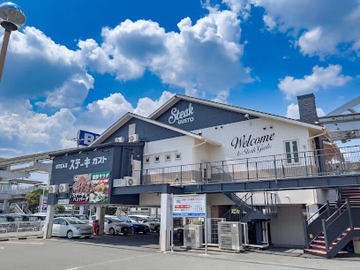 ステーキガスト(その他飲食（ファミレスなど）)まで400m 松尾貸家