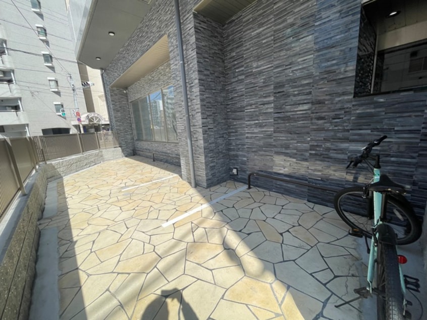 駐輪場 ﾌｫｰﾘｱﾗｲｽﾞ難波南ﾌｧｰﾛ