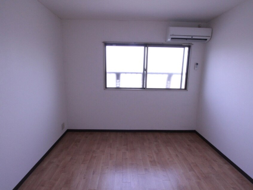 居室 プレアール小若江