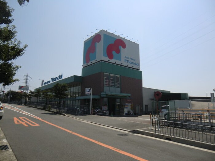 万代長尾西町(スーパー)まで759m すずらん