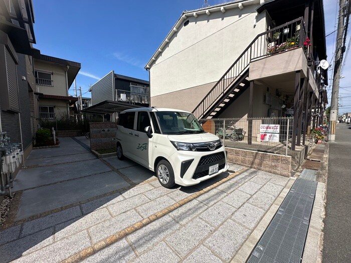 駐車場 M.RAFEEINE