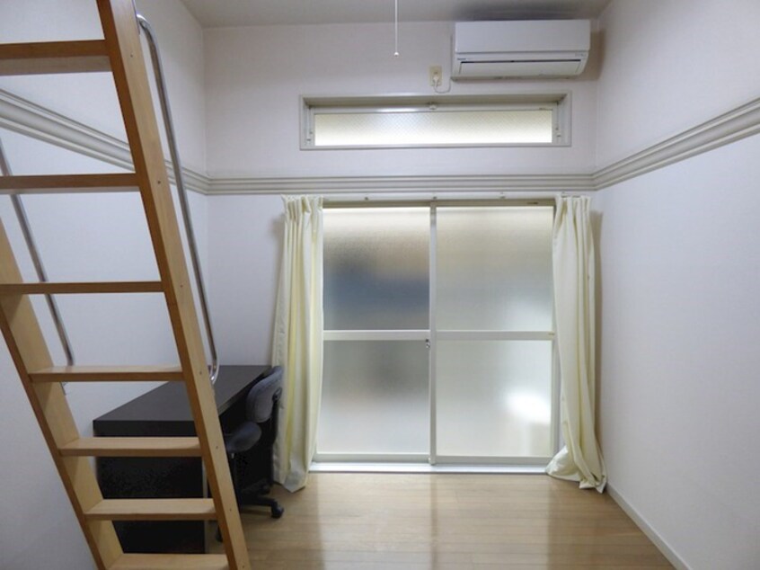 居室 ＡＸＩＳＩ