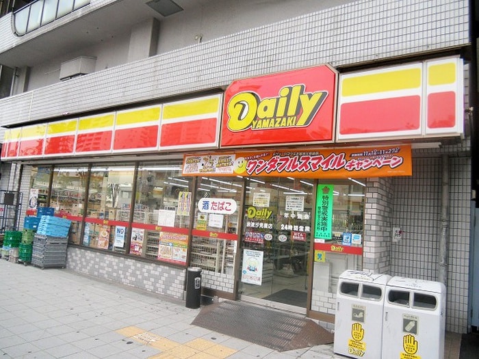 デイリーヤマザキ(コンビニ)まで140m COCORO-EAST