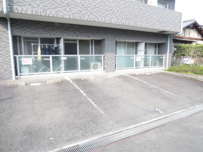 駐車場 エムアイキャッスル