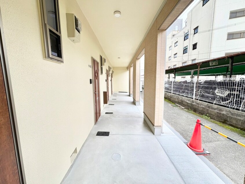 エントランス部分 サンハイム八坂