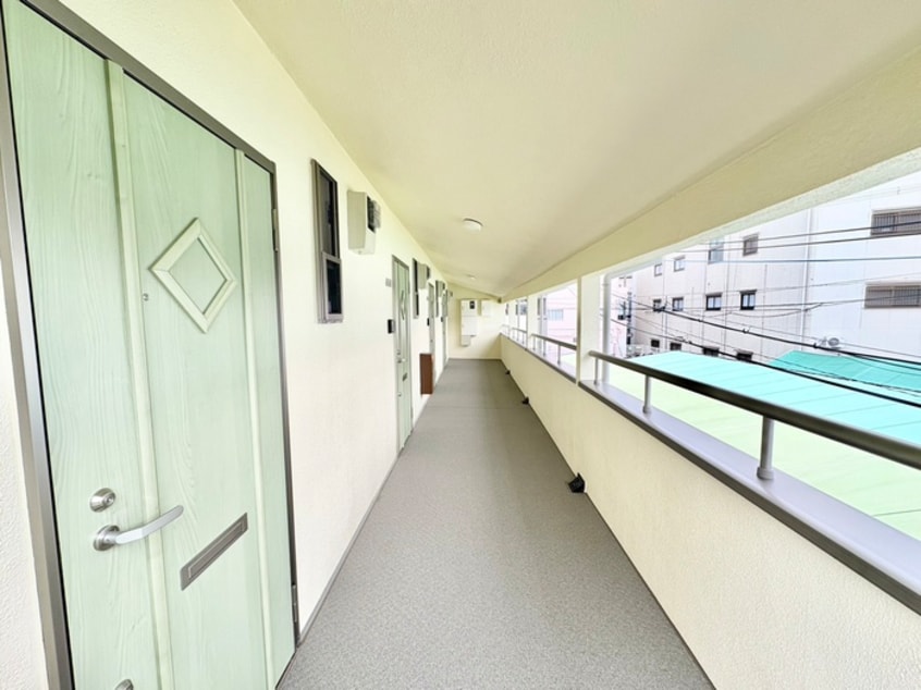 エントランス部分 サンハイム八坂