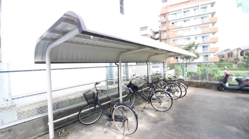 駐輪場 ウェルシィ－氷室