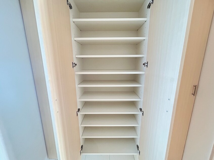 靴箱 仮）ｸﾞﾘｰﾝﾗｸﾞｰﾅ甲子園A棟（202）