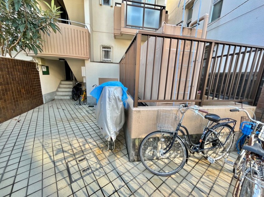 エントランス部分 アム－ル石橋