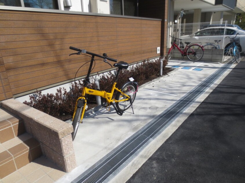 駐輪場 Florear Yoshino