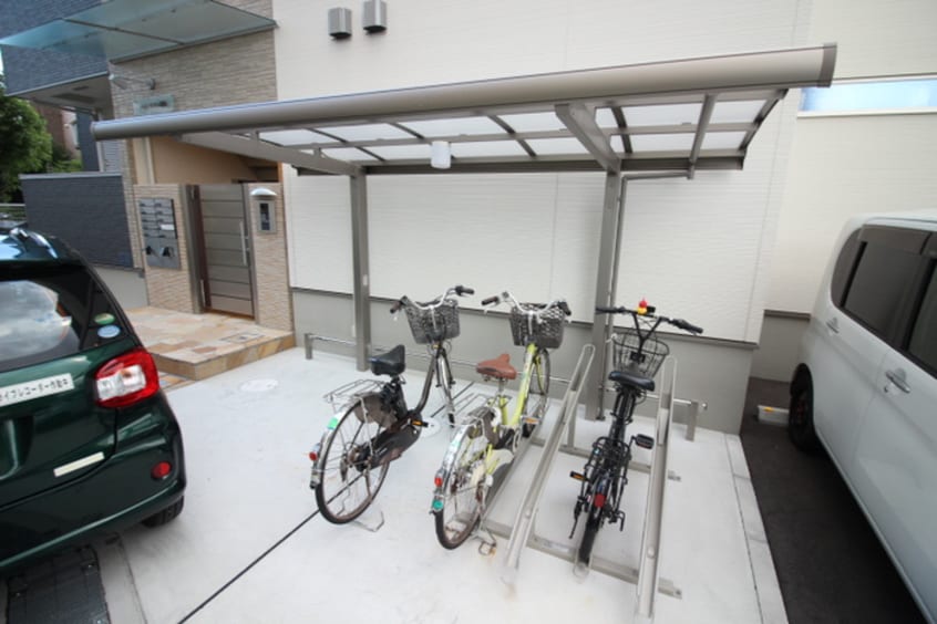 駐輪場 バロンセスト桜塚