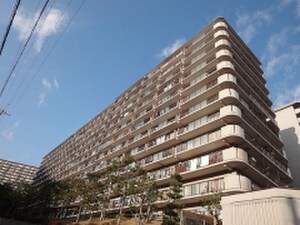 ｼﾞｬﾙﾀﾞﾝ宝塚中山台弐番館A棟(712