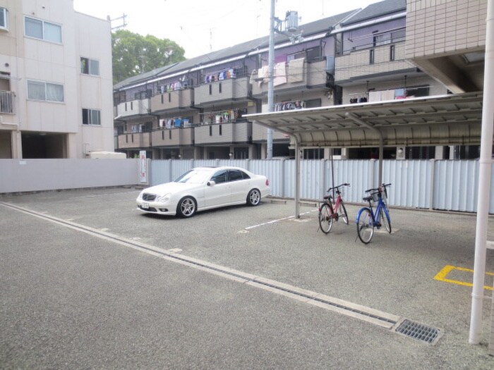 駐車場 樫の木苑