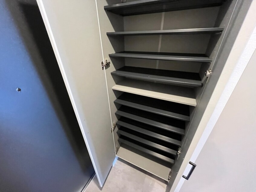 靴箱 カルム西野