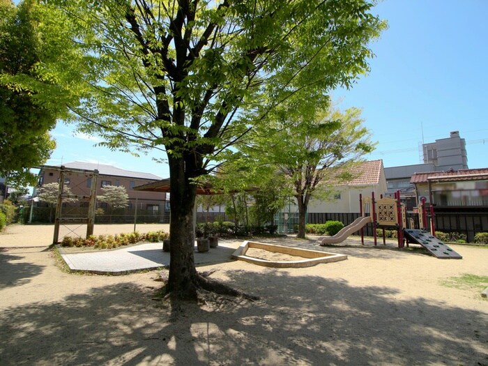 原田元町３丁目第２児童遊園(公園)まで11m ＣＯＳＭＩＣ　ＳＯＮＥ