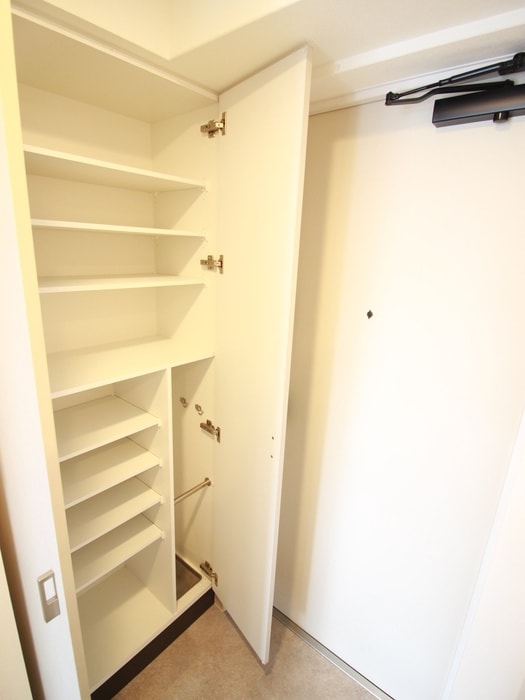 収納 エステムコート新梅田(703)