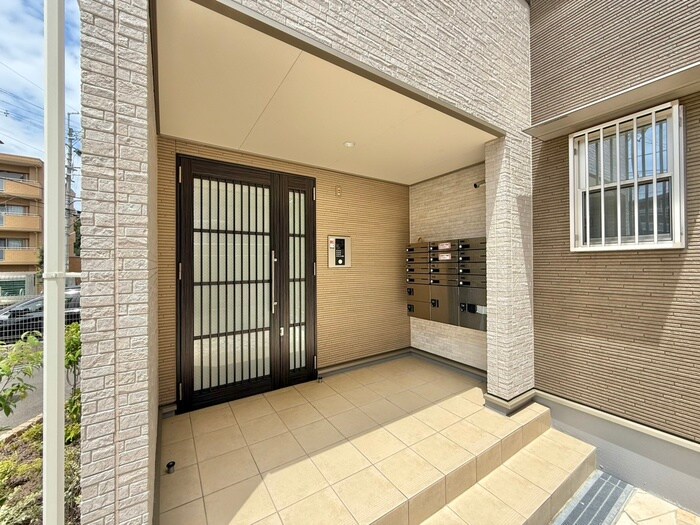 エントランス部分 ルーチェ伊勢田