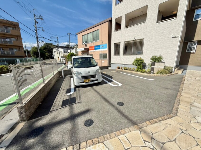 駐車場 ルーチェ伊勢田