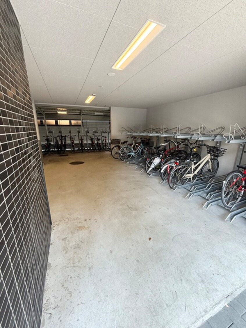 駐輪場 プレサンス南堀江